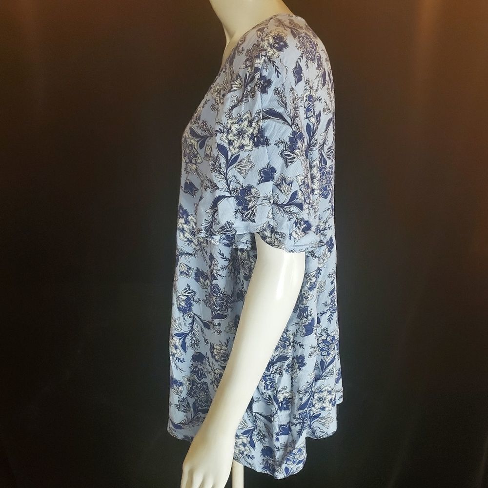 Lane Bryant Blue Floral Top (20) - Picture 4 of 6